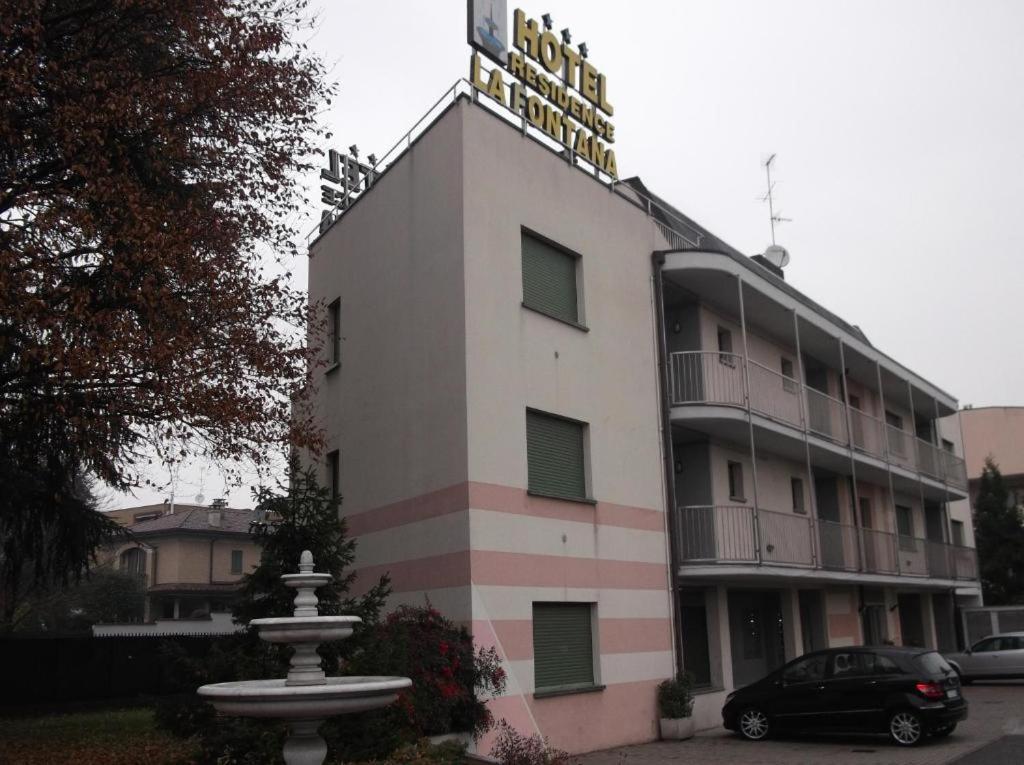 Hotel Residence La Fontana Mariano Comense Kültér fotó