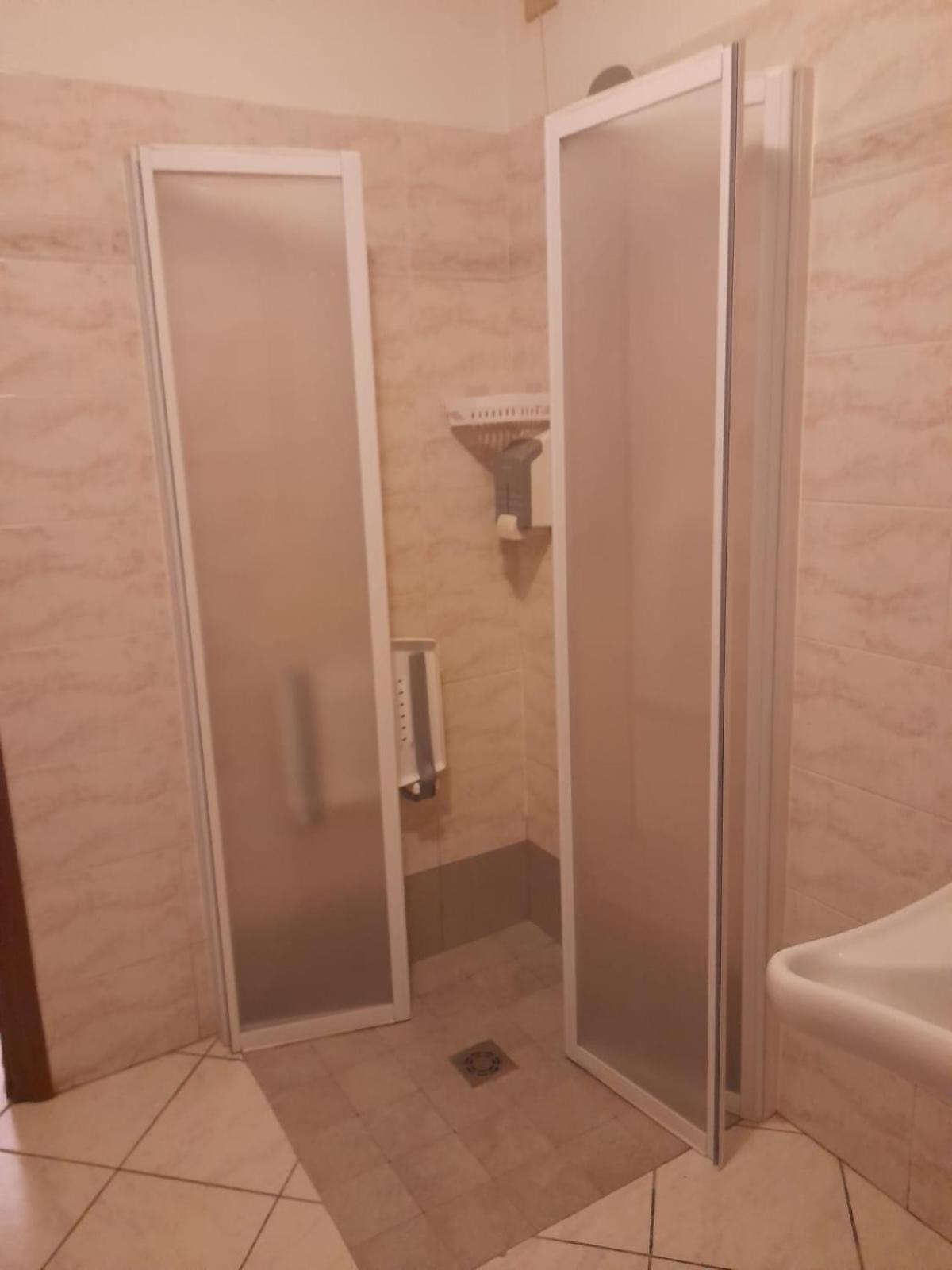 Hotel Residence La Fontana Mariano Comense Kültér fotó