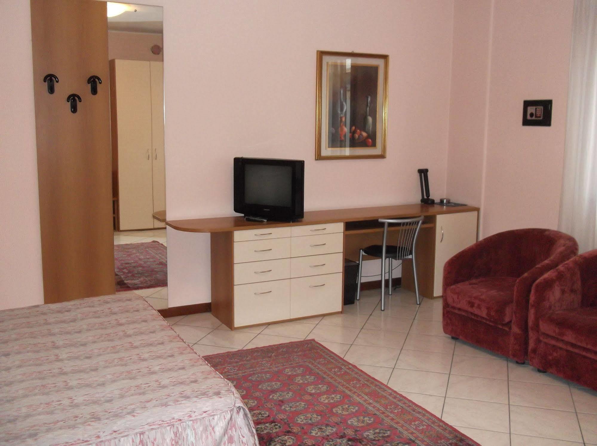Hotel Residence La Fontana Mariano Comense Kültér fotó